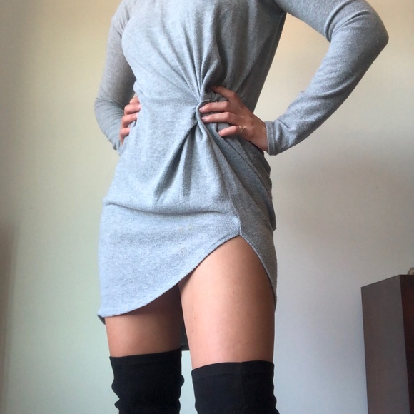 Cute boutique sweater dress - Picture 2 of 6